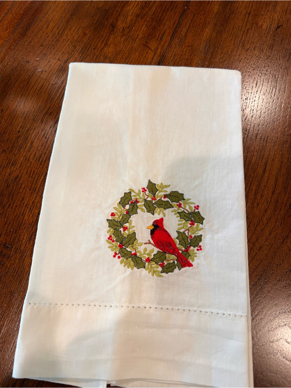 White Holiday Guest Towel with Red Cardinal Wreath Embroidery